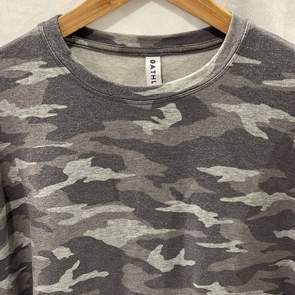 Athleta balance crewneck sweatshirt light gray camo print - Picture 3 of 7